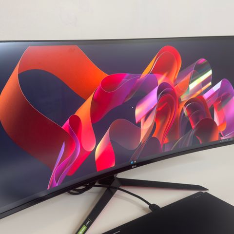 LG 34 UltraGear Curved Gamingskjerm