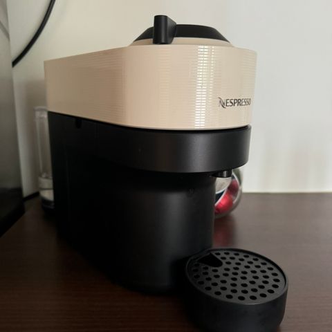 Nespresso vertuo pop hvit