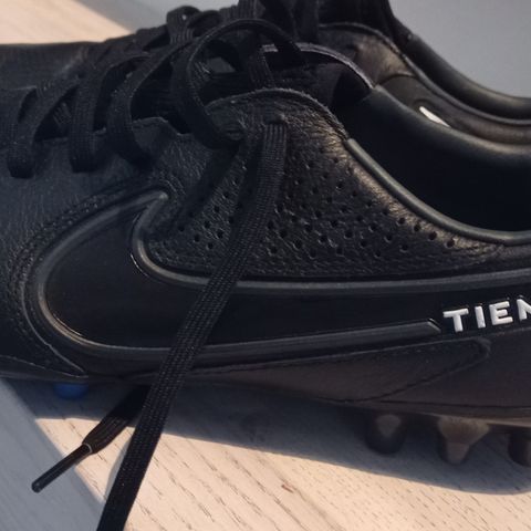 Nike Tiempo str. 40