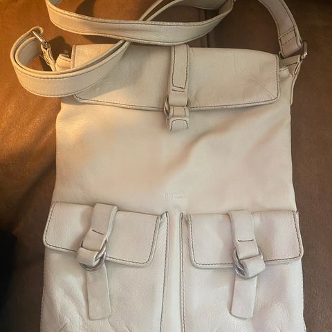 Lekker lys/beige/hvit Furla skinnveske