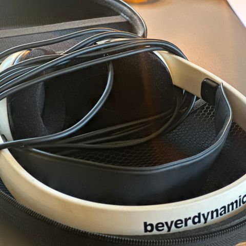 BeyerDynamic DT235