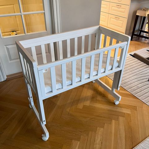 Troll Bedside Crib