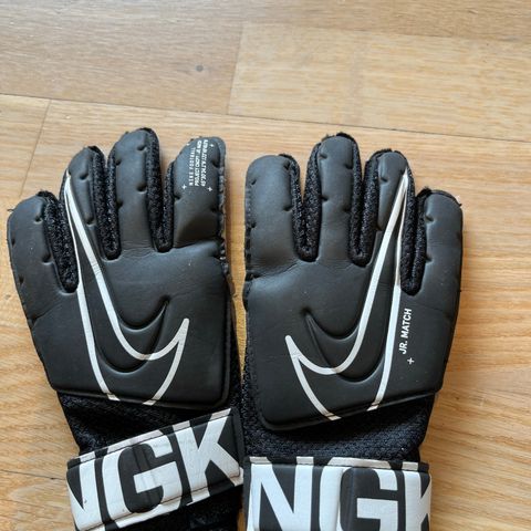 Nike jr keeper hansker selges billig