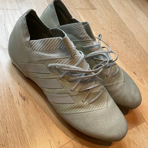 Adidas Nemeziz fotballsko str 44 2/3 herre