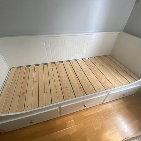 HEMNES
Dagseng 3 skuffer, hvit