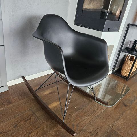 Eames RAR gyngestol fra Vitra (Special Edition)