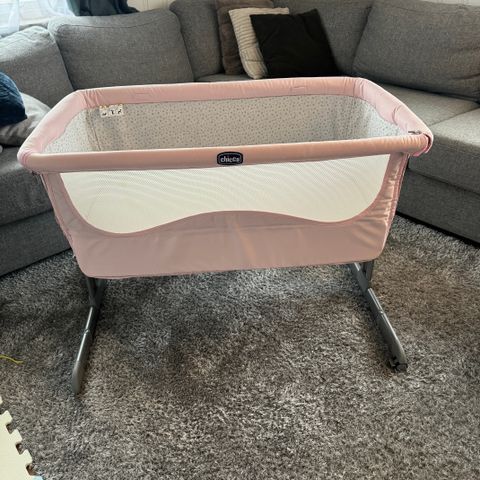 Chicco bedside crib