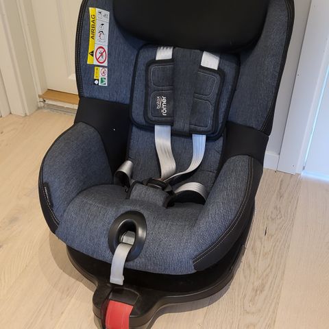 Britax DUALFIX i-Size (inkl spedbarnsinnlegg)