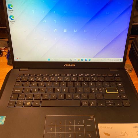 Selger Asus (E410 Cel/4/128 14) bærbar PC