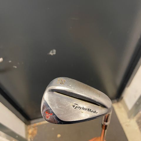 Taylormade Milled Grind 2 56 grader sandwedge (rust face)