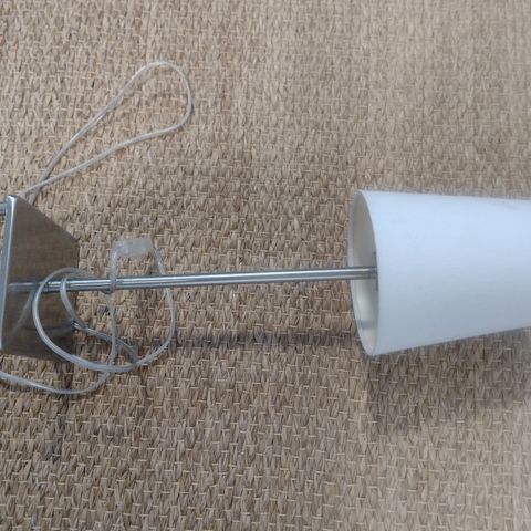 IKEA Hvit bordlamp 30kr