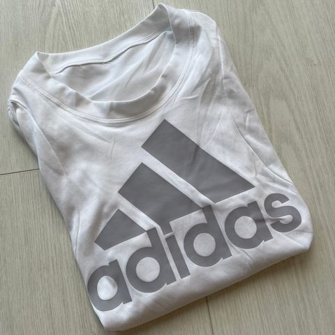 Adidas tskjorte