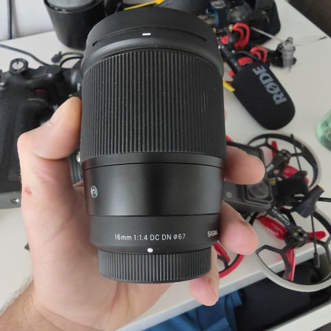 Sigma 16mm 1/4 mft