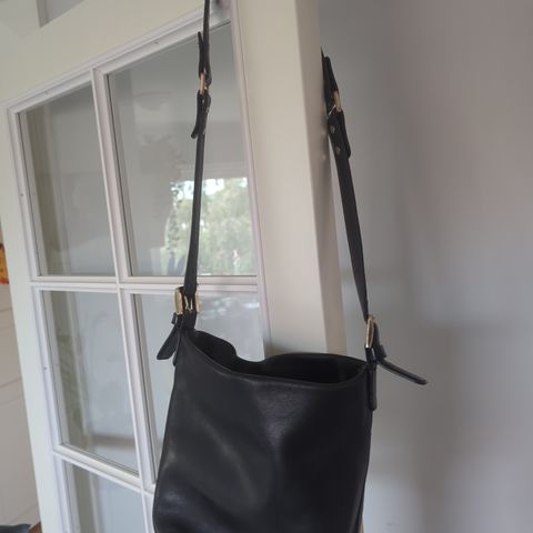 Bucket bag