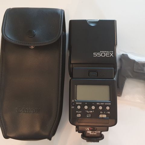 Canon Speedlite 550 EX blitz og 2 forlengere