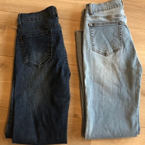 2 stk Milk Atelier jeans i str 25 selges rimelig