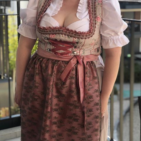 Ekte dirndl str 48