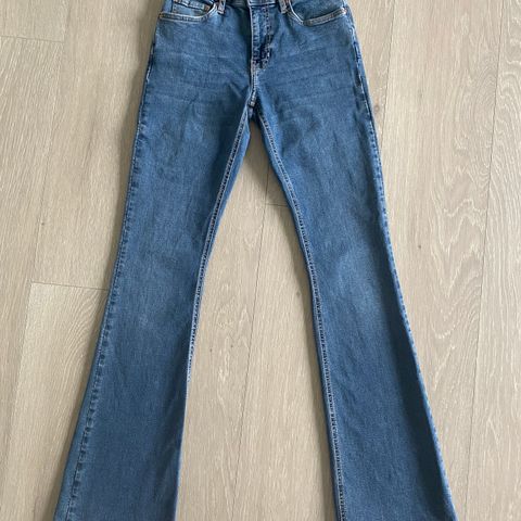 Low waist tall bootcut jeans fra Gina Tricot