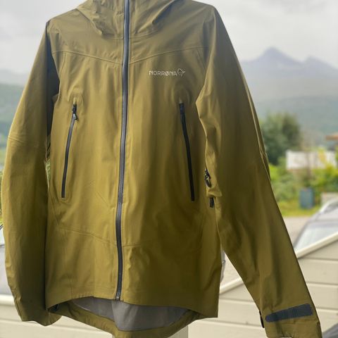 Norrøna Falketind Gore-tex jacket