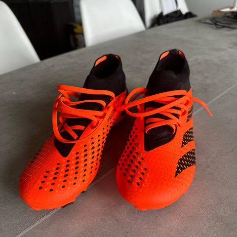 Adidas Predator Accuracy 2 MG, str 41 1/3