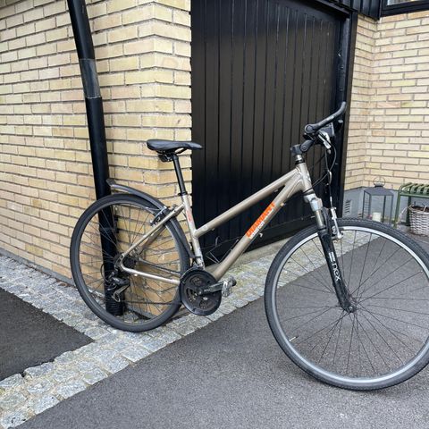 Diamant damesykkel rammestr. 18"