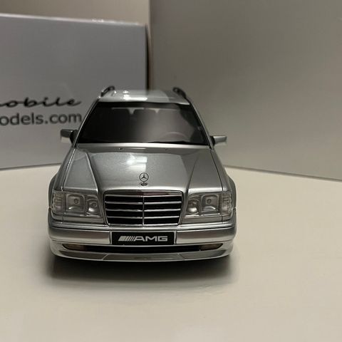 Mercedes Benz S124 AMG E36 1:18