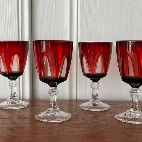 Vintage Arcoroc Cristal D'arques Ruby Red Gothic