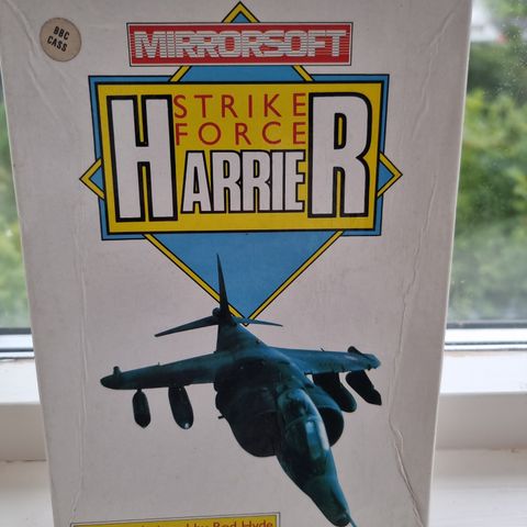 BBC Micro  - Strike Force Harrier av Mirrorsoft big box