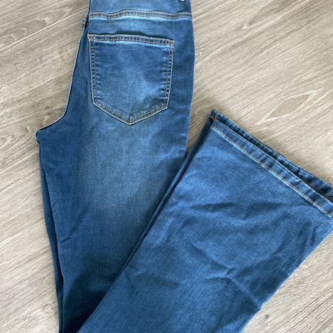 Bootcut jeans - Høyt snitt 29/30 Kun prøvd på!