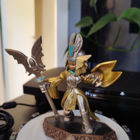 Skylanders golden Queen