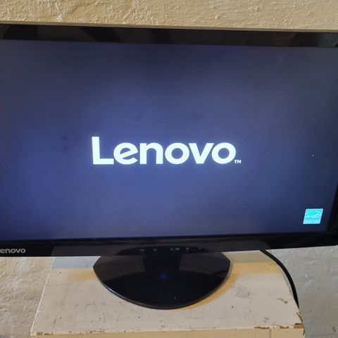 Lenovo PC skjerm inkl kabler