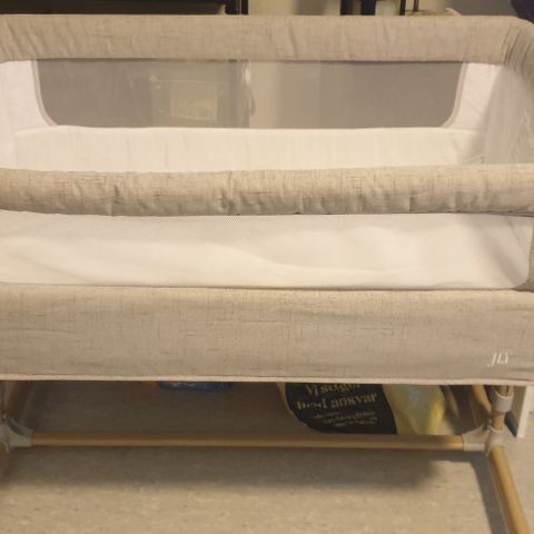 JLY  Bedside Crib (baby seng)