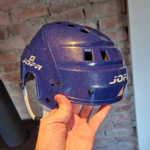 Jofa hockey hjelm gis bort