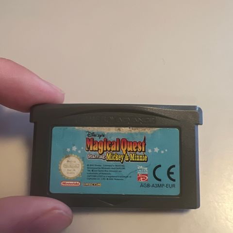 Spill til GameBoy Advance SP- disney's magical quest