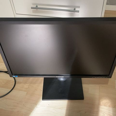 Samsung 24" pc skjerm