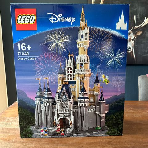 LEGO Disney Castle! 71040