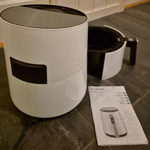 Airfryer, isbitmaskin og brødboks