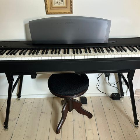 Yamaha electronic piano P-60