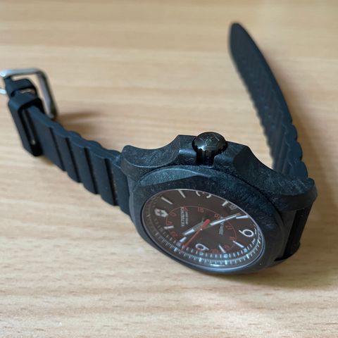 Victorinox Swiss Army Carbon