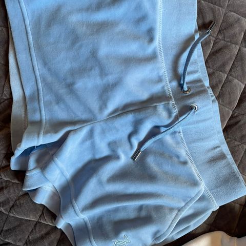 Pent og lite brukt, Juicy couture, shorts, lys blå, small, kr 500