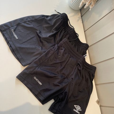 2 stk. Fotballshorts (som ny),  str.140 og str.164