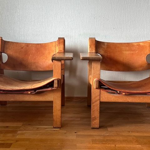 The Spanish Chair av Børge Mogensen, Frederica Furniture,  2 design stoler