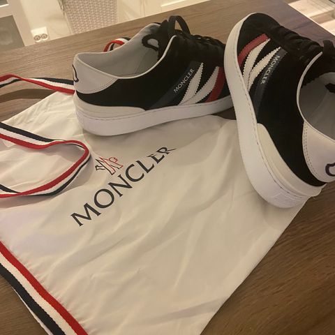 Moncler sneakers str 41