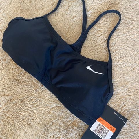 Uåpnet ny Swimwear overdel bikinitopp Nike str xs