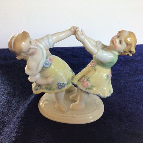 Kr195 verdifull sjelden figur Karl Ens Volkstedt figur porselen 2 girls dancing