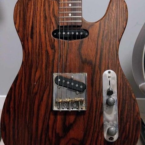 Factory Guitar Series – Tele Artisan Rosewood Antiquity