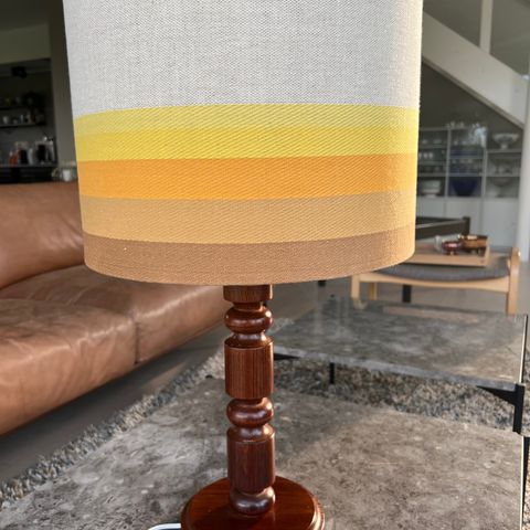 Retro stor bordlampe fra 70-tallet