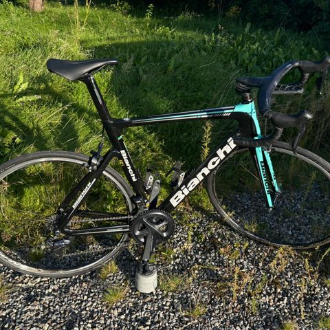 Bianchi Aria 57cm, Shimano Ultegra Di2, Dura Ace  C24.