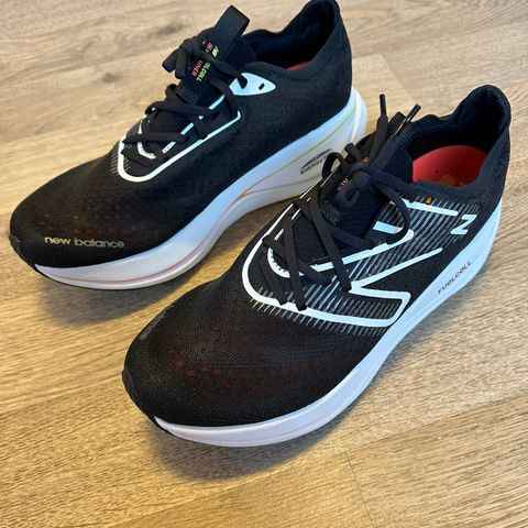 New Balance Supercomp Trainer V1 - Str 46,5