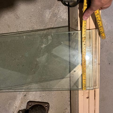 2 glass plater/hyller